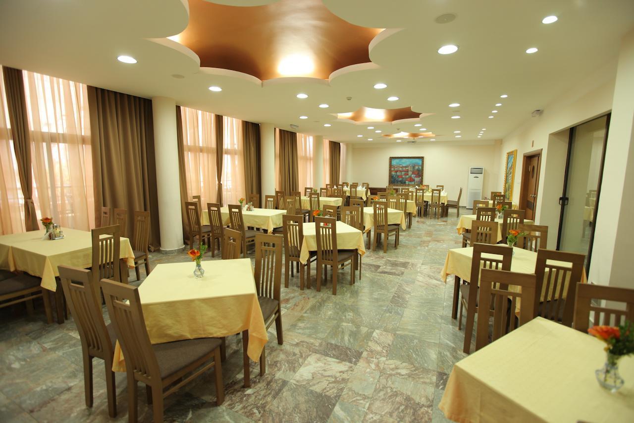 Hotel Kratis Kratovo Exterior photo